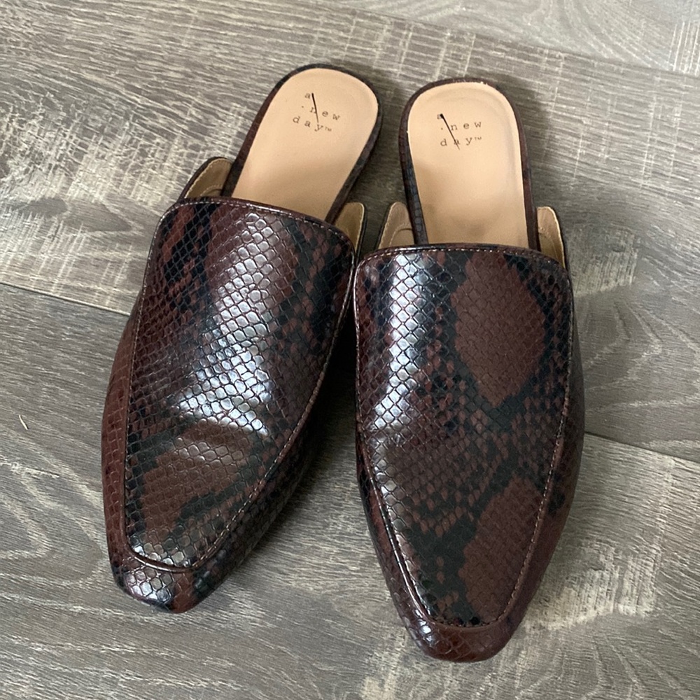 A New Day Brown Crocodile Loafer Mules